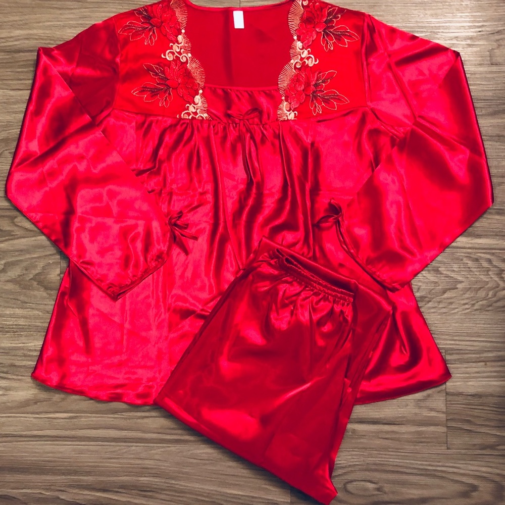 NEW! Deentos Satin Red Matching Sleep Outfit